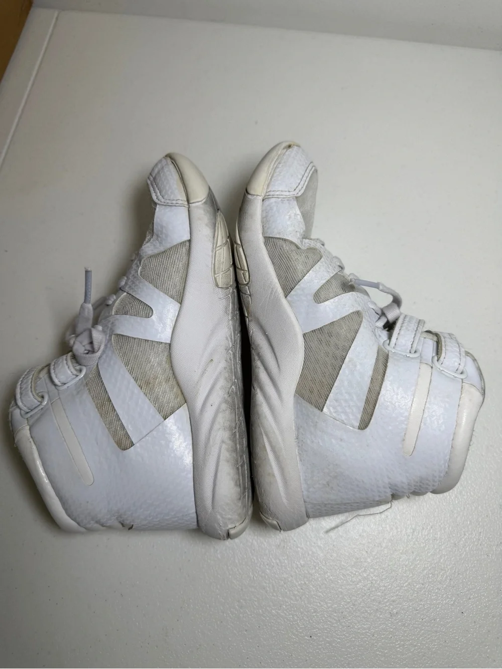 NFinity Beast Cheer Shoes White Mid-Top Kids Sneakers with Strap size 2Y